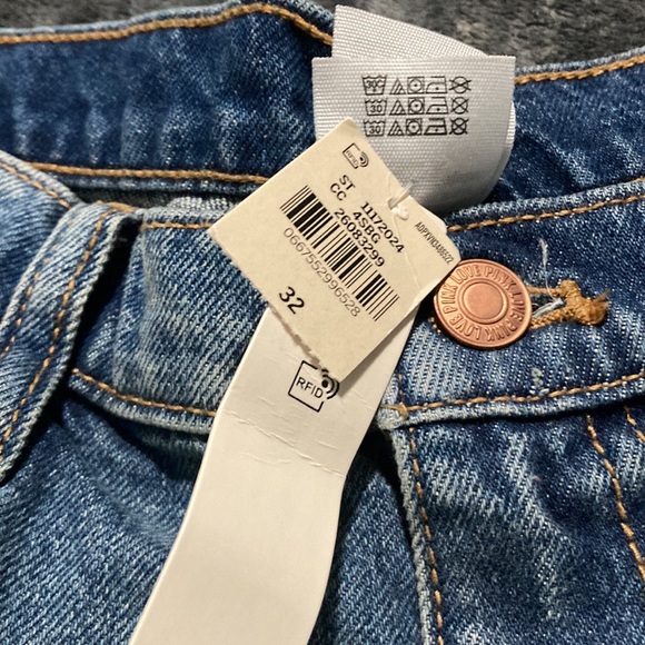 NWT VS PINK Jean shorts - Picture 7 of 11